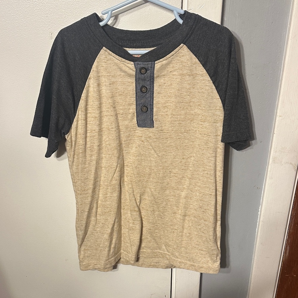 Cat & Jack Beige and Dark Gray Short Sleeve Tee